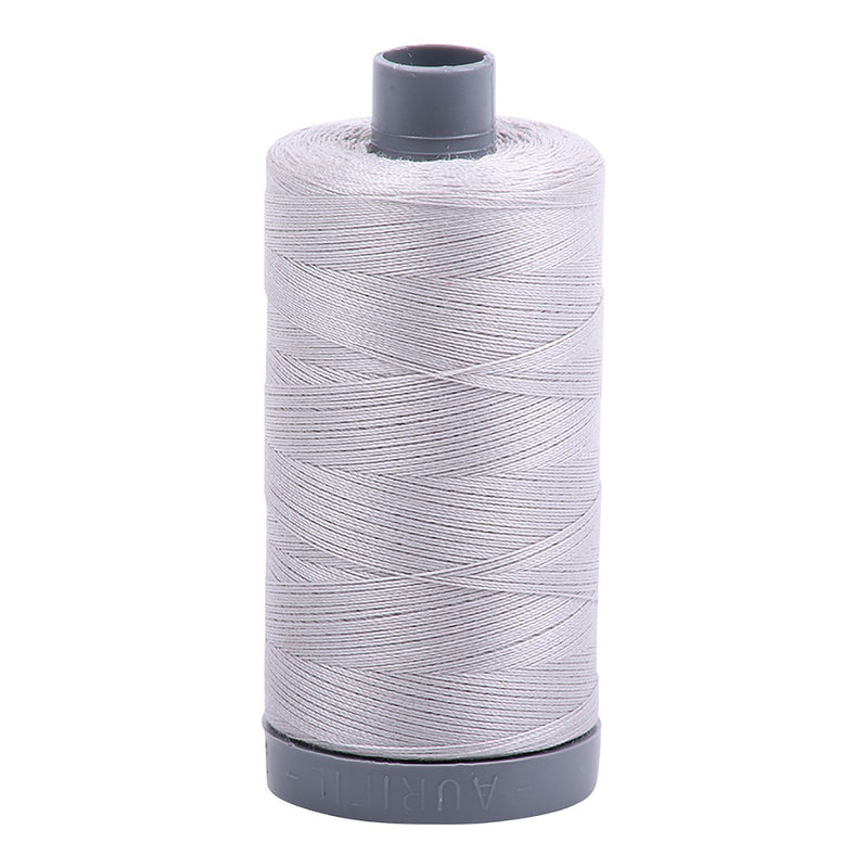 Heavyweight Aurifil Thread 28wt 750 m - 2615 - Aluminum